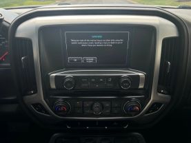 2018 GMC SIERRA 1500 CREW CAB PICKUP V8, ECOTEC3, 5.3 LITER SLT PICKUP 4D 5 3/4 FT