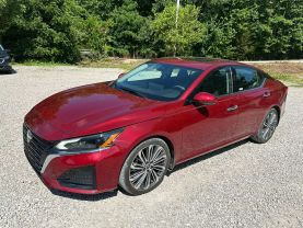 2024 NISSAN ALTIMA SEDAN 4-CYL, 2.5 LITER 2.5 SL SEDAN 4D at T&T Repairables - used car dealership in Spencer, Indiana.