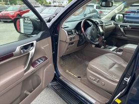 2017 LEXUS GX SUV V8, 4.6 LITER GX 460 SPORT UTILITY 4D