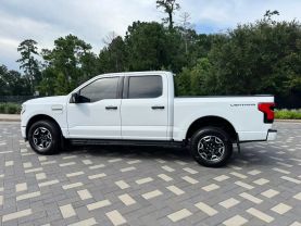 2022 FORD F150 LIGHTNING PICKUP DUAL ELECTRIC MOTORS XLT PICKUP 4D 5 1/2 FT
