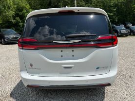 2021 CHRYSLER PACIFICA HYBRID VAN V6, HYBRID, 3.6 LITER LIMITED VAN 4D at T&T Repairables - used car dealership in Spencer, Indiana.