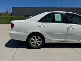 2005 TOYOTA CAMRY SEDAN 4-CYL, 2.4 LITER SE SEDAN 4D