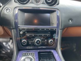 2013 Jaguar Xj - Image 10