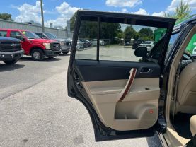 2013 TOYOTA HIGHLANDER SUV V6, 3.5 LITER LIMITED SPORT UTILITY 4D