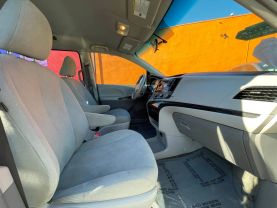 2013 TOYOTA SIENNA VAN - AUTOMATIC - Gentle Carmen Auto