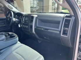 2019 RAM 1500 CLASSIC CREW CAB PICKUP V8, HEMI, 5.7 LITER EXPRESS PICKUP 4D 5 1/2 FT