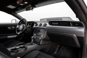 2019 Ford Mustang - Image 18