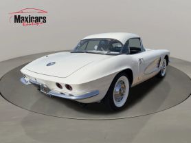 1961 CHEVROLET CORVETTE CONVERTIBLE 238 CU IN V8 C1