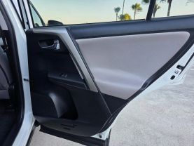 2015 Toyota Rav4 - Image 13