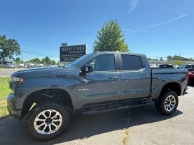 2020 Chevrolet Silverado 1500 Crew Cab Rst Pickup 4d 5 3/4 Ft - Image 3