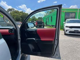 2021 TOYOTA TACOMA DOUBLE CAB PICKUP V6, 3.5 LITER SR5 PICKUP 4D 5 FT
