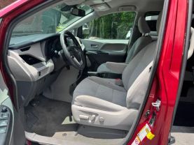 2019 TOYOTA SIENNA VAN V6, 3.5 LITER LE MINIVAN 4D