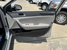 2016 HYUNDAI SONATA SEDAN 4-CYL, 2.4 LITER SE SEDAN 4D at Motors On Wheels - used car dealership in Houston, Texas.