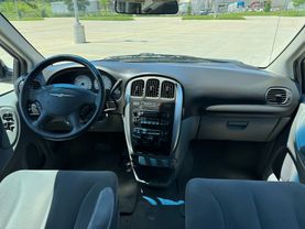 2005 CHRYSLER TOWN & COUNTRY VAN V6, 3.8 LITER TOURING MINIVAN 4D