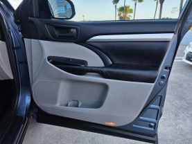 2015 Toyota Highlander - Image 16