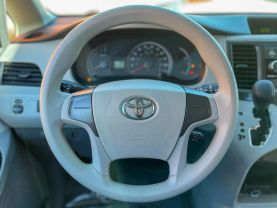 2013 TOYOTA SIENNA VAN - AUTOMATIC - Gentle Carmen Auto