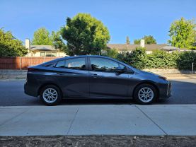 2021 TOYOTA PRIUS XLE HATCHBACK 4D