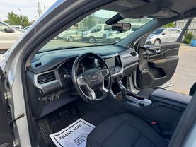 2018 GMC ACADIA SUV V6, 3.6 LITER SLE-2 SPORT UTILITY 4D at Motors On Wheels - used car dealership in Houston, Texas.