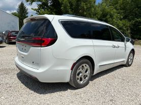 2021 CHRYSLER PACIFICA HYBRID VAN V6, HYBRID, 3.6 LITER LIMITED VAN 4D at T&T Repairables - used car dealership in Spencer, Indiana.
