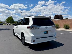2015 TOYOTA SIENNA VAN V6, 3.5 LITER SE MINIVAN 4D