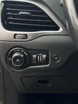2019 Jeep Cherokee - Image 19