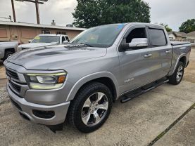 2019 RAM 1500 CREW CAB PICKUP V8, HEMI, 5.7 LITER LARAMIE PICKUP 4D 5 1/2 FT