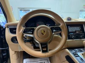 2016 PORSCHE MACAN