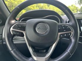 2020 JEEP GRAND CHEROKEE SUV V6, VVT, 3.6 LITER LIMITED SPORT UTILITY 4D at T&T Repairables - used car dealership in Spencer, Indiana.