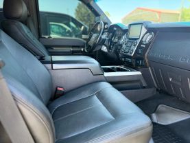 2016 FORD F350 SUPER DUTY CREW CAB PICKUP V8, TURBO DIESEL PLATINUM PICKUP 4D 6 3/4 FT
