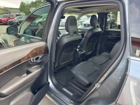 2019 VOLVO XC90 SUV 4-CYL, DRIVE-E, TURBO, SUPERCHARGED, 2.0 LITER T6 MOMENTUM SPORT UTILITY 4D