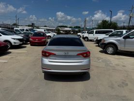 2016 HYUNDAI SONATA SEDAN 4-CYL, 2.4 LITER SE SEDAN 4D at Motors On Wheels - used car dealership in Houston, Texas.