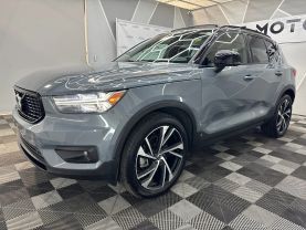 2021 VOLVO XC40