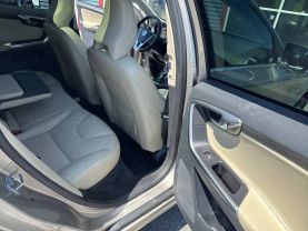 2016 VOLVO XC60 SUV 4-CYL, DRV-E SPRCHRG 2.0T T6 DRIVE-E SPORT UTILITY 4D
