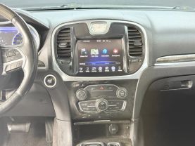 2016 CHRYSLER 300 SEDAN V6, 3.6 LITER 300C SEDAN 4D
