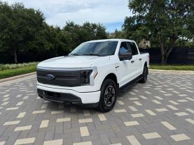 2022 FORD F150 LIGHTNING PICKUP DUAL ELECTRIC MOTORS XLT PICKUP 4D 5 1/2 FT