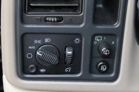 2005 CHEVROLET SUBURBAN 1500 SUV V8, FFV, 5.3 LITER SPORT UTILITY 4D