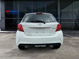 2017 TOYOTA YARIS HATCHBACK WHITE AUTOMATIC - CARPALACE, Chantilly, VA. 38.91645215435775, -77.47495885092432