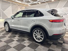2020 PORSCHE CAYENNE