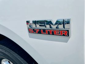 2022 RAM 1500 CLASSIC CREW CAB PICKUP V8, HEMI, 5.7 LITER TRADESMAN PICKUP 4D 5 1/2 FT