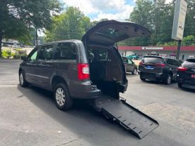 2016 CHRYSLER TOWN & COUNTRY VAN V6, 3.6 LITER TOURING MINIVAN 4D