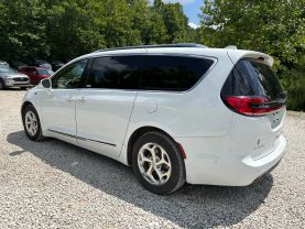 2021 CHRYSLER PACIFICA HYBRID VAN V6, HYBRID, 3.6 LITER LIMITED VAN 4D at T&T Repairables - used car dealership in Spencer, Indiana.