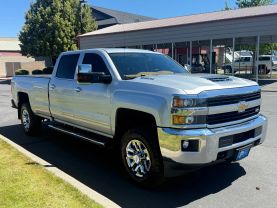 2017 CHEVROLET SILVERADO 3500 HD CREW CAB PICKUP V8, TURBO DSL, 6.6L LTZ PICKUP 4D 8 FT