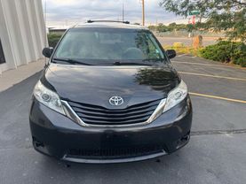 2012 TOYOTA SIENNA