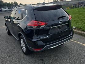 2018 Nissan Rogue - Image 2