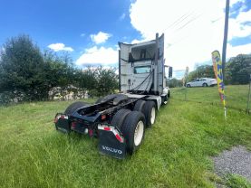 2017 VOLVO COMMERCIAL VNL