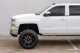 2018 Chevrolet Silverado 1500 Crew Cab - Image 16