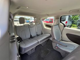 2017 CHRYSLER PACIFICA VAN V6, 3.6 LITER TOURING-L MINIVAN 4D