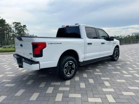 2022 FORD F150 LIGHTNING PICKUP DUAL ELECTRIC MOTORS XLT PICKUP 4D 5 1/2 FT