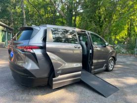 2022 TOYOTA SIENNA VAN 4-CYL, HYBRID, 2.5 LITER XLE MINIVAN 4D