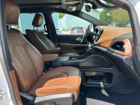 2021 CHRYSLER PACIFICA HYBRID VAN V6, HYBRID, 3.6 LITER LIMITED VAN 4D at T&T Repairables - used car dealership in Spencer, Indiana.